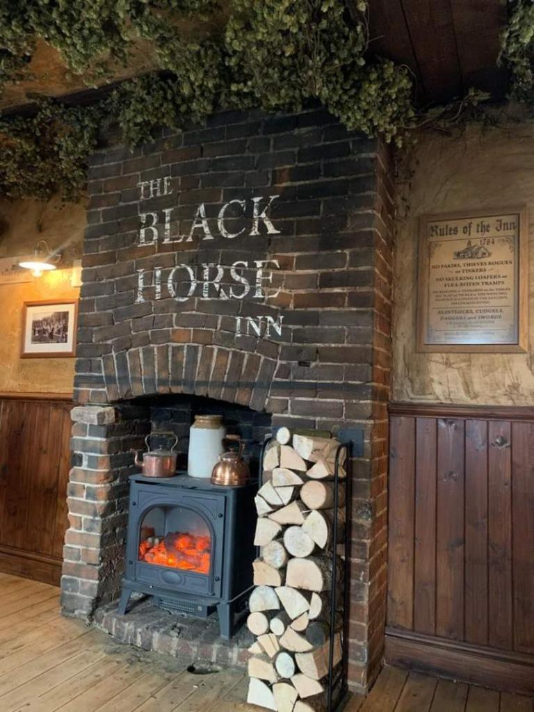 The Black Horse Inn Maidstone Extérieur photo